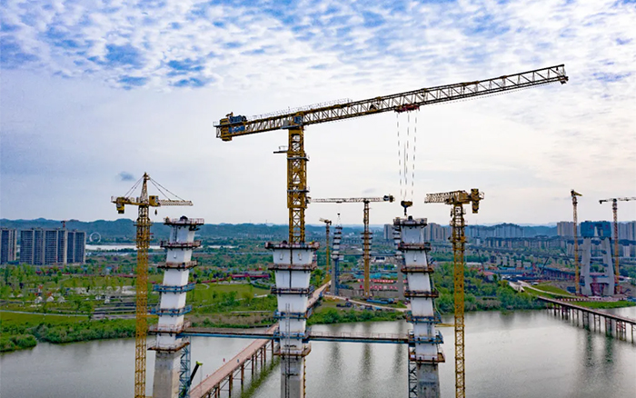 助力涪江两岸“双向奔赴”，冰球突破mg群塔显身手！