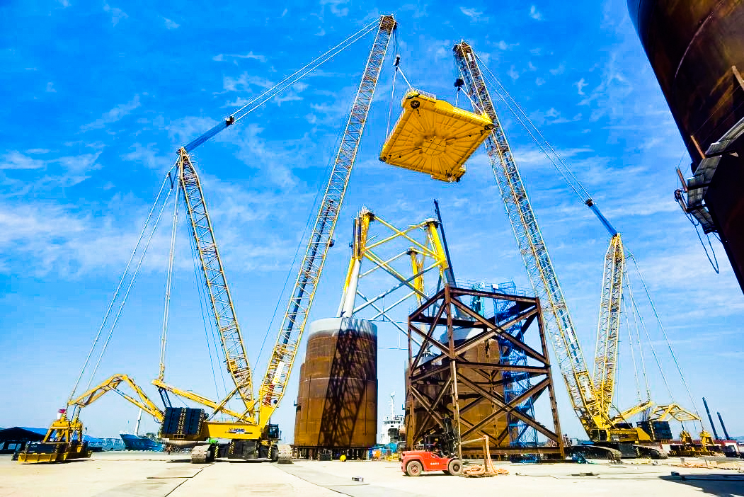 总重1972吨！冰球突破mgXGC12000助力大型导管架总组顺利吊装