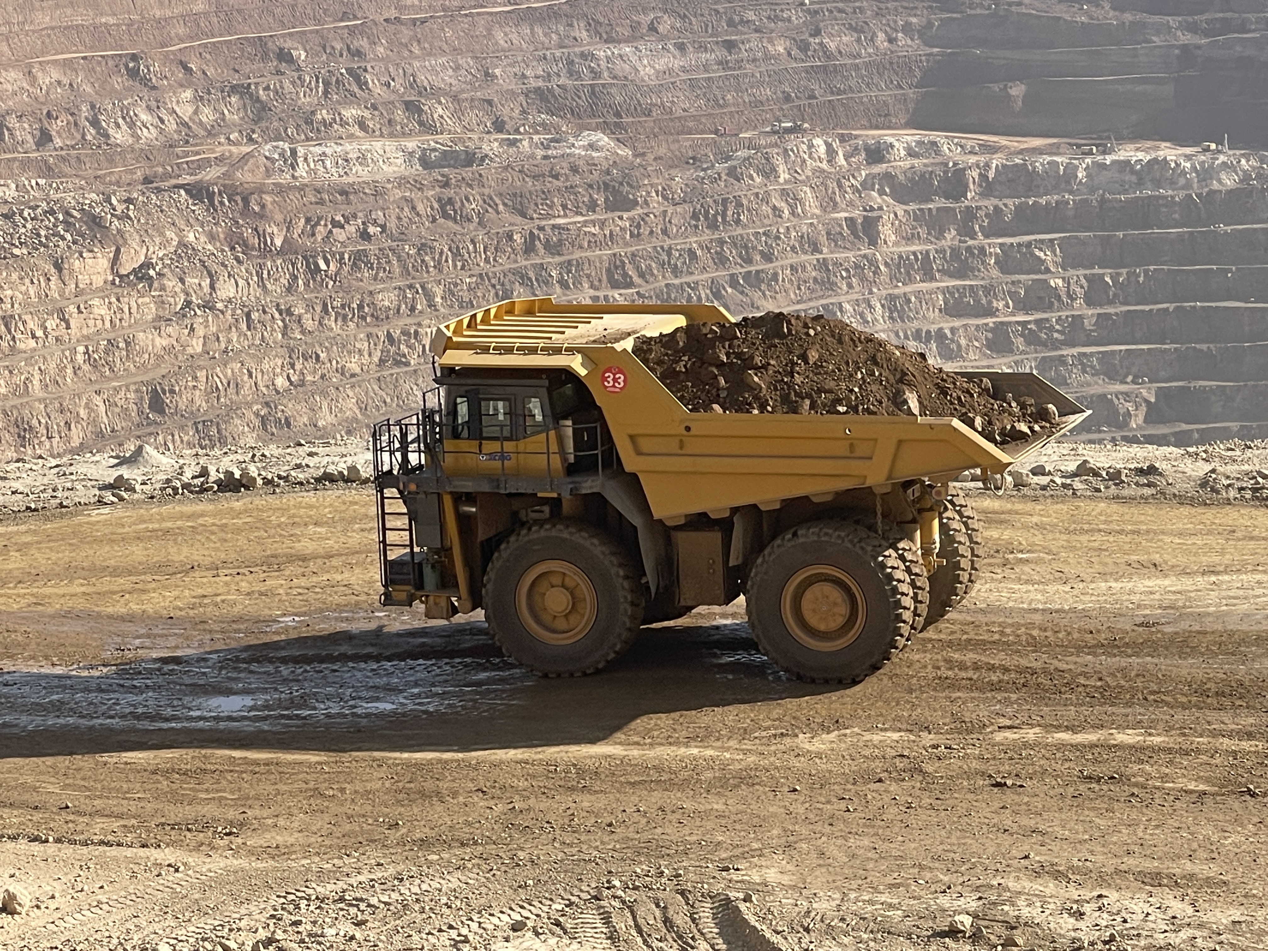 冰球突破mgXDE130双桥刚性矿车效能非凡！