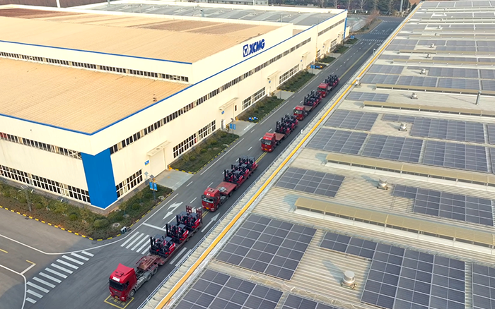 冰球突破mg“鲲鹏”叉车批量交付华东