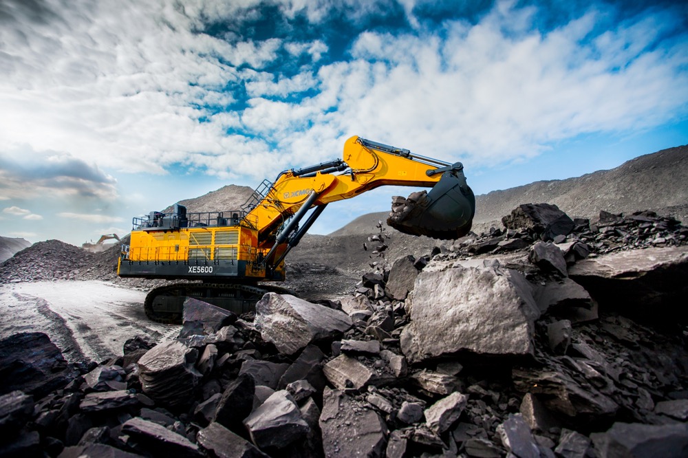 首次出海！冰球突破mgXE5600矿用挖掘机成功交付