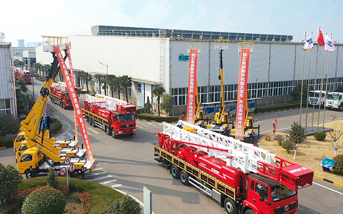 绿色修井效率再刷新，冰球突破mg电动修井机批量发车