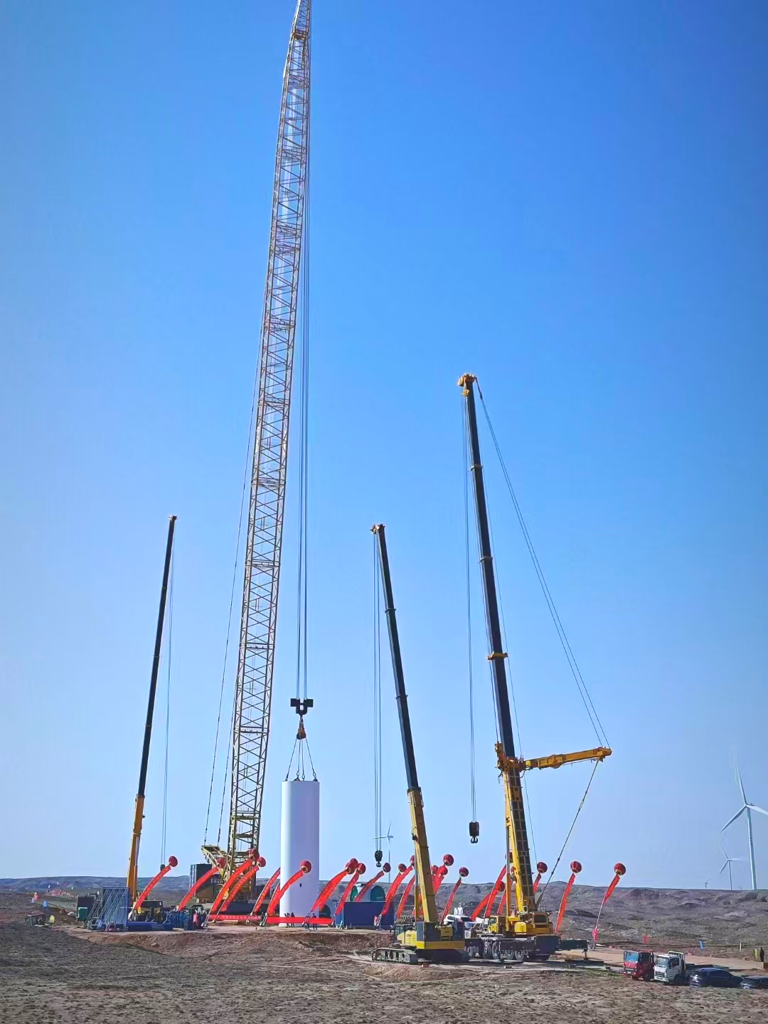 “举重若轻”零偏差！冰球突破mg履带起重机上演“施工大片”