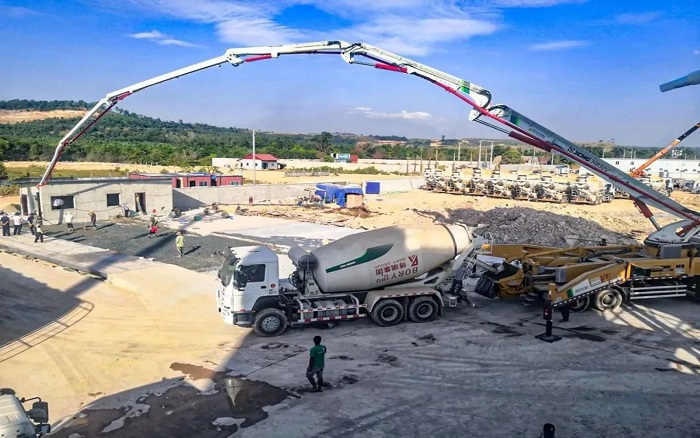 中柬同心，共建未来！冰球突破mg“智造”赋能柬埔寨基建