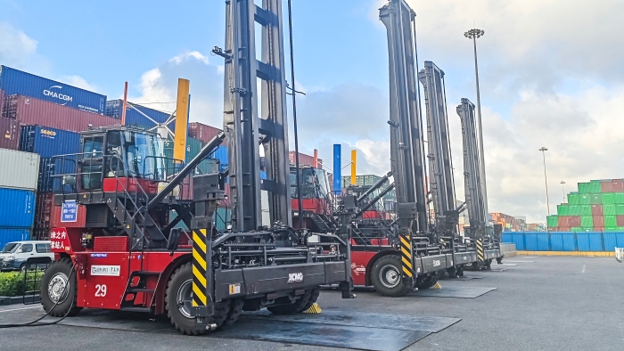 逐绿向新，东方大港涌动“冰球突破mg纯电力量”！