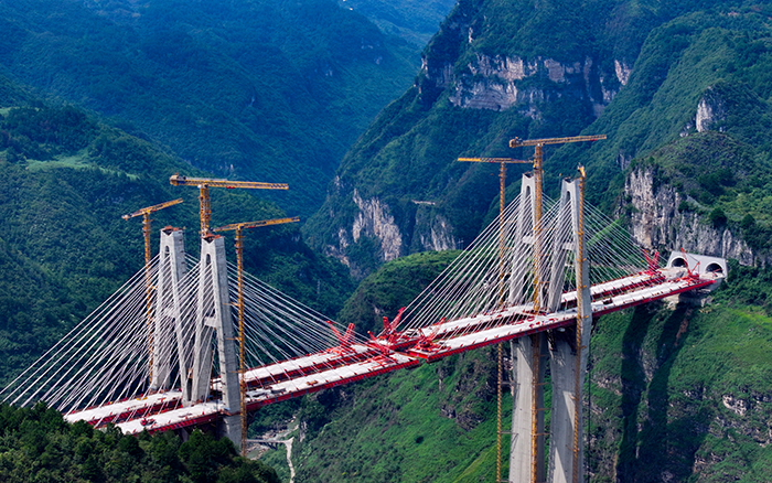 天堑变通途 冰球突破mg群塔铸就“云端桥塔