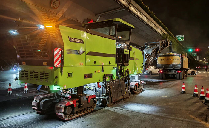 杭州夜间市政改造新标杆：冰球突破mg新能源铣刨机助力高效绿色施工