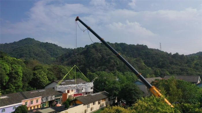 46米跨距吊3天！冰球突破mgG2代四桥130吨“闯入”影视圈！